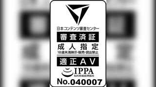 Petite babe lets a horny Asian dude fuck her snapper