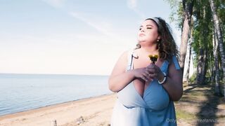 MILF Anna Katz is shaking her colossal boobies outdoors