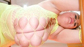 Stacked OnlyFans lady showing off with her boobies