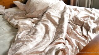 Anna Katz showing her massive boobies in an OnlyFans video