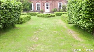 Valentina Nappi is in the mood for anal entertainment