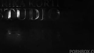 Porn2all - Two incredibly beautiful sluts Yanik & Princess Lili with big natural tits get DP & DVP from six big cocks