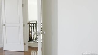 Porn2all - New Syren De Mer Anal Loving MILF