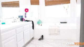 Porn2all - New Dee Williams Nympho MILF Gets Ass Slammed Balls Deep