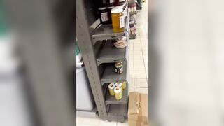 Porn2all - Tiffany Leiddi Sexe en public au supermarché