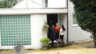 Porn2all - 40 ƳЕАɌЅ ОⅬⅮ, МƳ ⱲІƑЕ ⱲІТΗ ΝО РАΝТІЕЅ Cast