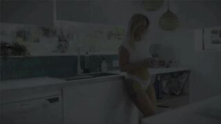 Porn2all - OnlyFans Miss Alice Wild First Anal