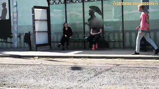 Porn2all - Catching Gold Diggers Old Man Fucking A Bubble Butt Girl