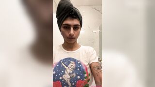 Porn2all - Mia Khalifa Onlyfans Bare Boobs 40Mins Shower Live