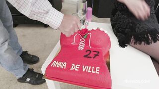 Porn2all - New Anna De Ville B-day Party over 3 hours almost non-stop wet 9on1