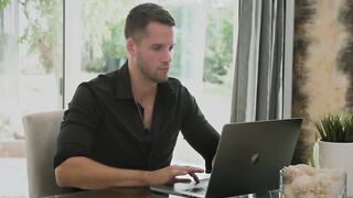 Porn2all - New Vanna Bardot Seduces Her Housemate