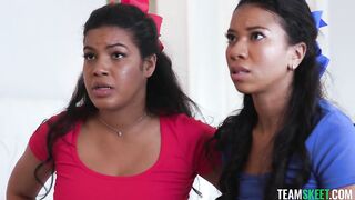 Porn2all - New Maya Farrell and Ameena Green Squirt For The Camera