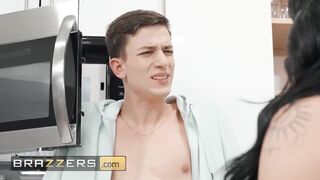 BRAZZERS - Nika Venom's New Toy Leads To A Steamy 3some With Her Roommates Jordyn Falls & Parker