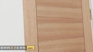 Brazzers - Van Wylde Waits Until His GF Leaves The Room So He Can Fuck Her Roommate Angel Youngs