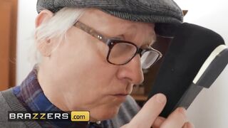 Brazzers - Nurse Taylee Wood Drains Sam's Cock Of Every Single Drop Of Semen For A Hefty Sum