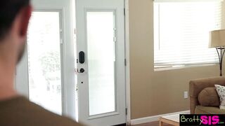 Stepsis Says "Whoever came up with the fuck your stepbrother challenge is so twisted" S12:E10