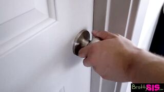 Bratty Sis - StepSiblings Fight Over Who Can Make Her Cum! S7:E7