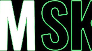 Behind The Scenes Threesome With Makeup Girl Fiona Frost & Tiny Pornstar Mochi Mona - TeamSkeet Labs