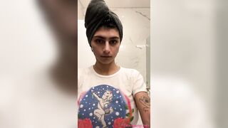 New Mia Khalifa FULL VIDEO HD:https://www.uploadbank.com/drfjhbk3wc1f