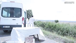 New Anna de Ville & Vitoria Beatriz - Behind the pissing scenes