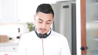 New Danielle Renae Stepmoms Assistant Does Anything