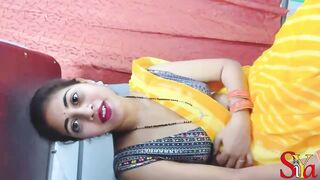 Indian Siya Bhabhi Honeymoon in Train with Strange Passenger - [14:57]