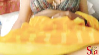 Indian Siya Bhabhi Honeymoon in Train with Strange Passenger - [14:57]