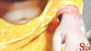 Indian Siya Bhabhi Honeymoon in Train with Strange Passenger - [14:57]